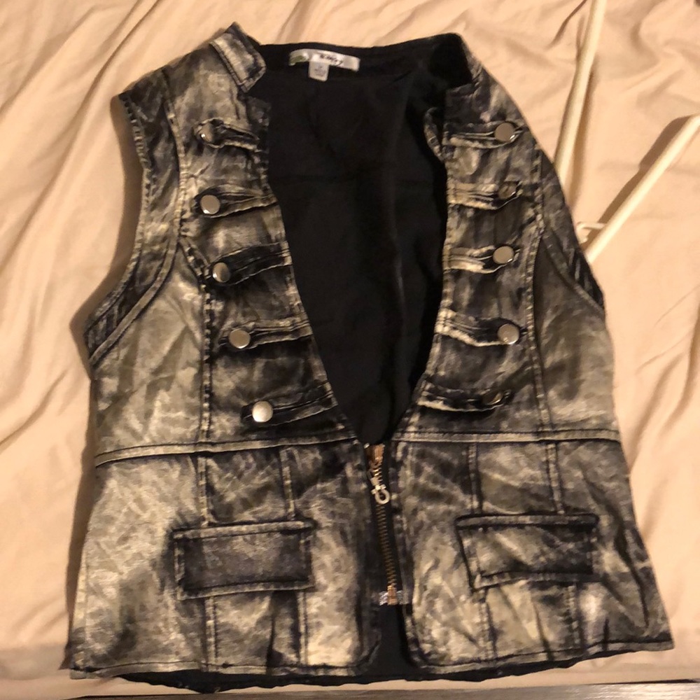 Vest. Used size M. Goood condition